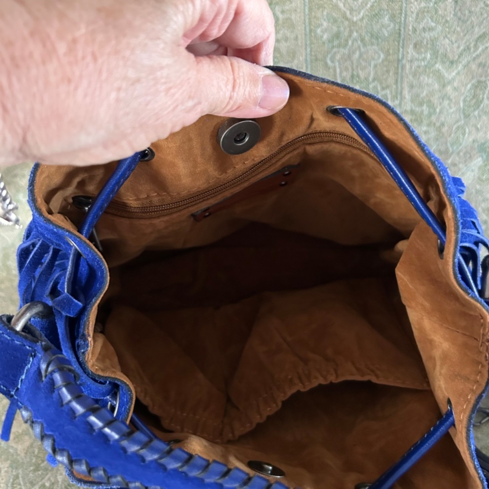 Patricia Nash Elisa fringe bucket bag royal blue - Picture 4 of 7
